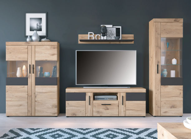 Highboardvitrine im aktuellen ROLLER Prospekt